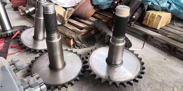 平地机链轮轴焊合件