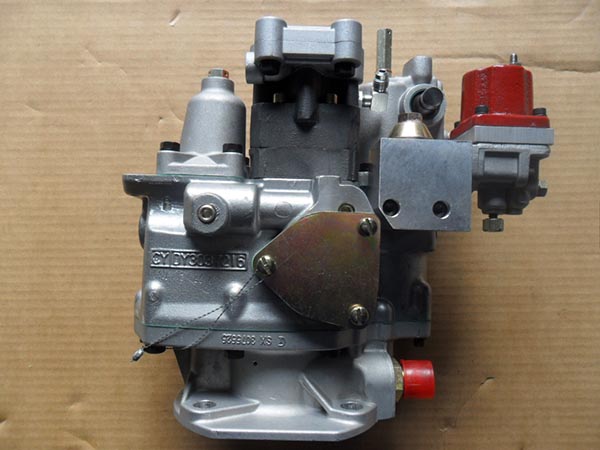 推土机发动机燃油泵